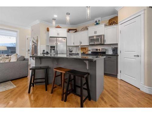 466 27 Avenue Nw, Calgary, AB - Indoor Photo Showing Kitchen With Stainless Steel Kitchen With Upgraded Kitchen