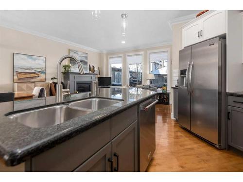 466 27 Avenue Nw, Calgary, AB - Indoor Photo Showing Kitchen With Stainless Steel Kitchen With Double Sink