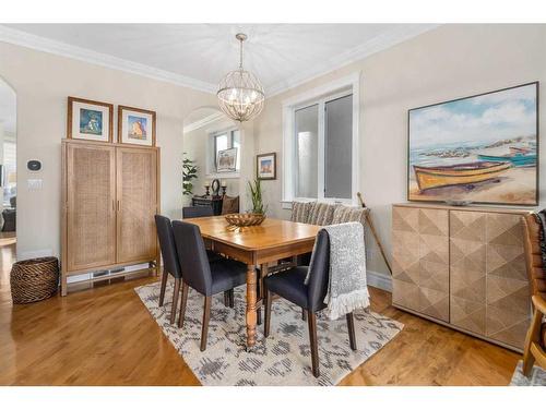 466 27 Avenue Nw, Calgary, AB - Indoor Photo Showing Dining Room