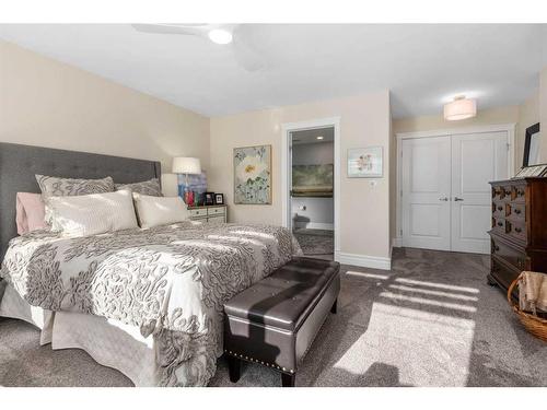 466 27 Avenue Nw, Calgary, AB - Indoor Photo Showing Bedroom