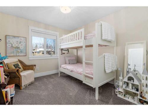 466 27 Avenue Nw, Calgary, AB - Indoor Photo Showing Bedroom