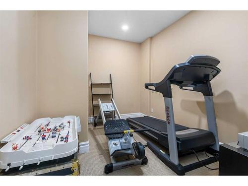 466 27 Avenue Nw, Calgary, AB - Indoor Photo Showing Gym Room