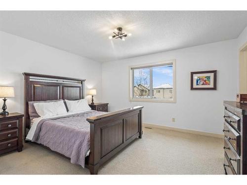 43 Elgin Terrace Se, Calgary, AB - Indoor Photo Showing Bedroom