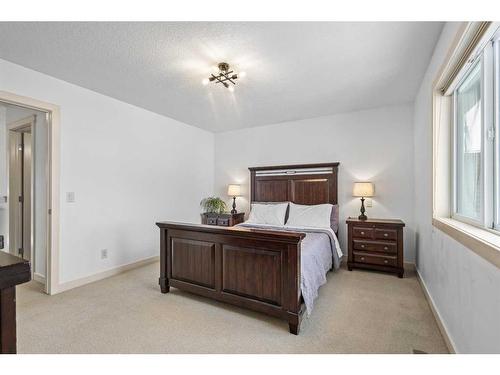 43 Elgin Terrace Se, Calgary, AB - Indoor Photo Showing Bedroom