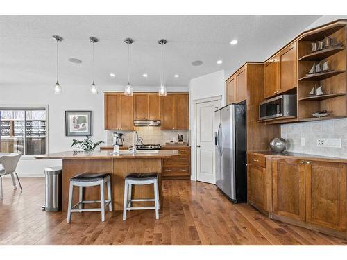 43 Elgin Terrace Se, Calgary, AB - Indoor Photo Showing Kitchen With Upgraded Kitchen