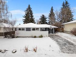 3911 Glenwood Avenue SW Calgary, AB T3E 3Z1