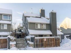 220-36 Glamis Green SW Calgary, AB T3E 6T9