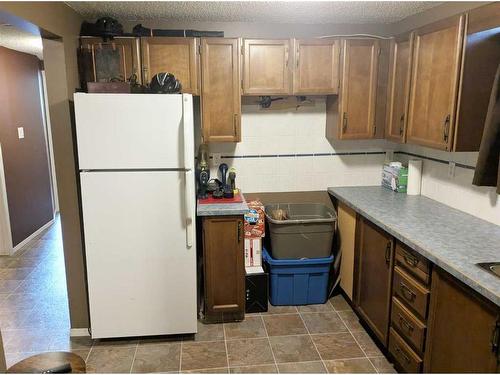 239 31 Avenue Ne, Calgary, AB - Indoor Photo Showing Kitchen