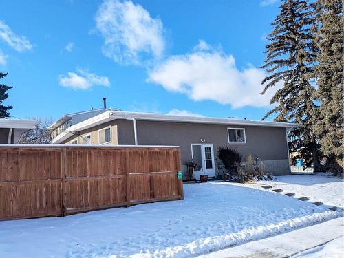 239 31 Avenue Ne, Calgary, AB - Outdoor