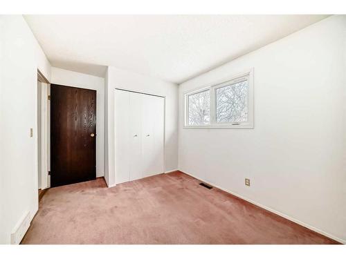 3719 Whitehorn Drive Ne, Calgary, AB - Indoor Photo Showing Other Room