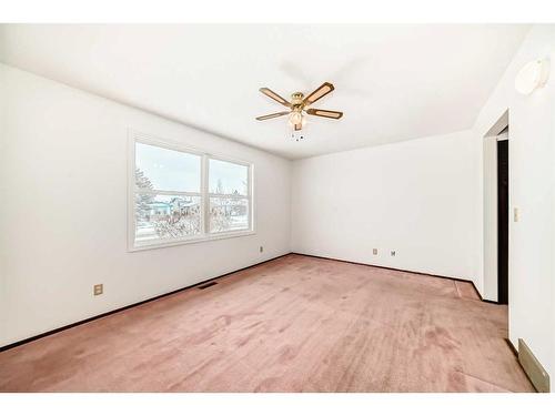 3719 Whitehorn Drive Ne, Calgary, AB - Indoor Photo Showing Other Room