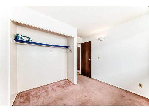 3719 Whitehorn Drive Ne, Calgary, AB - Indoor Photo Showing Other Room