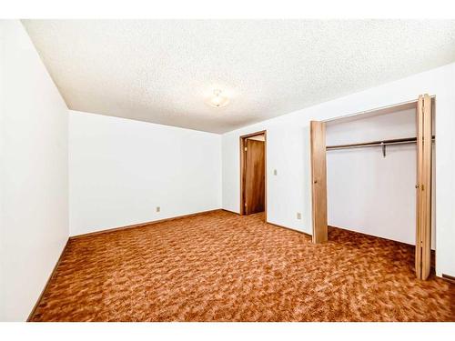 3719 Whitehorn Drive Ne, Calgary, AB - Indoor Photo Showing Other Room