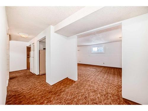 3719 Whitehorn Drive Ne, Calgary, AB - Indoor Photo Showing Other Room