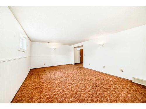 3719 Whitehorn Drive Ne, Calgary, AB - Indoor Photo Showing Other Room