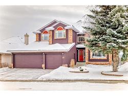 63 Schiller Crescent NW Calgary, AB T3L 1W8