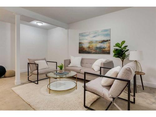 2325 22 Avenue Sw, Calgary, AB - Indoor Photo Showing Living Room