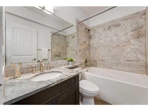 2325 22 Avenue Sw, Calgary, AB - Indoor Photo Showing Bathroom