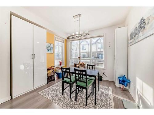 33 Sherwood Lane Nw, Calgary, AB - Indoor Photo Showing Dining Room