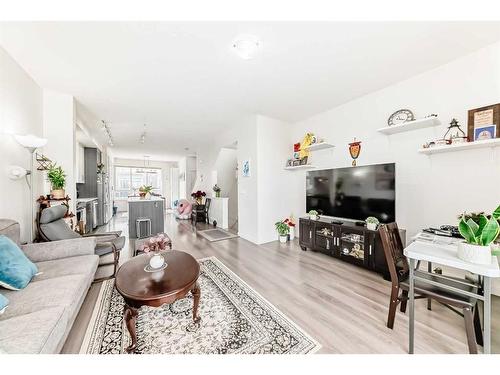 33 Sherwood Lane Nw, Calgary, AB - Indoor Photo Showing Living Room