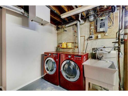 939 Cannock Road Sw, Calgary, AB - Indoor Photo Showing Laundry Room