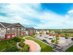 453-26 Val Gardena View SW Calgary, AB T3H 5Z5