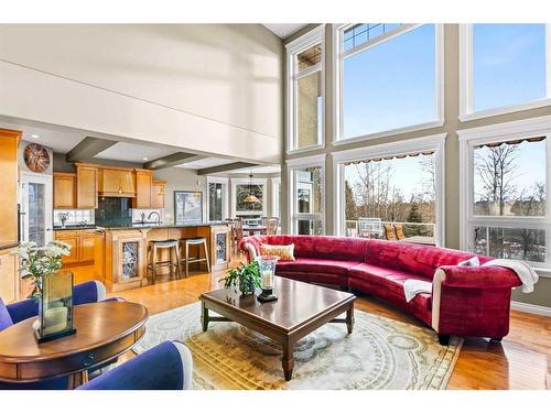 22 Strathridge Grove Sw, Calgary, AB - Indoor Photo Showing Living Room