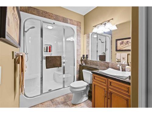 22 Strathridge Grove Sw, Calgary, AB - Indoor Photo Showing Bathroom