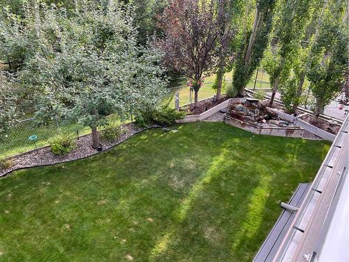 22 Strathridge Grove Sw, Calgary, AB - Outdoor