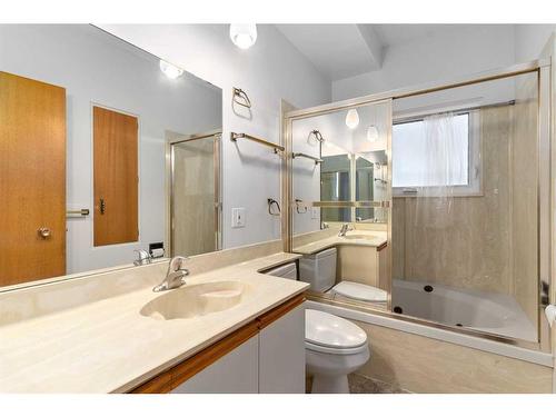 1015 Motherwell Road Ne, Calgary, AB - Indoor Photo Showing Bathroom