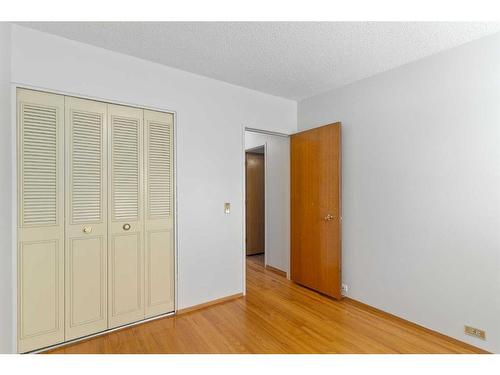 1015 Motherwell Road Ne, Calgary, AB - Indoor Photo Showing Other Room