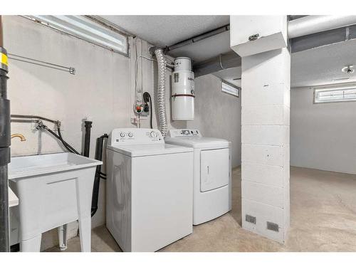 1015 Motherwell Road Ne, Calgary, AB - Indoor Photo Showing Laundry Room