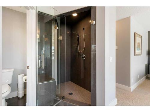 120 Burma Star Road Sw, Calgary, AB - Indoor Photo Showing Bathroom