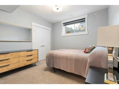 120 Burma Star Road Sw, Calgary, AB - Indoor Photo Showing Bedroom