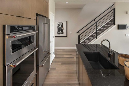 178 Mitchell Road Nw, Calgary, AB - Indoor Photo Showing Kitchen