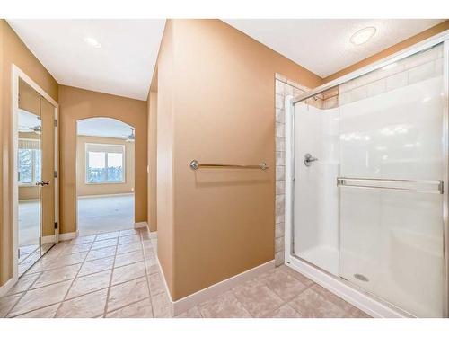 46 Valley Ponds Way Nw, Calgary, AB - Indoor Photo Showing Bathroom