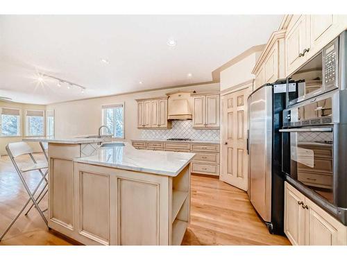 46 Valley Ponds Way Nw, Calgary, AB - Indoor Photo Showing Kitchen