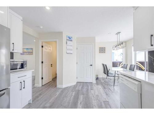 30 Saddlemead Way Ne, Calgary, AB - Indoor Photo Showing Kitchen