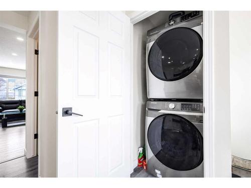 30 Saddlemead Way Ne, Calgary, AB - Indoor Photo Showing Laundry Room