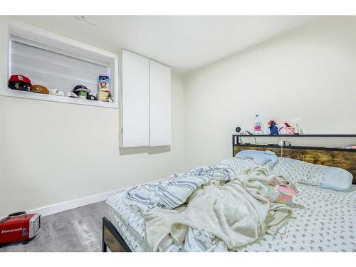 30 Saddlemead Way Ne, Calgary, AB - Indoor Photo Showing Bedroom