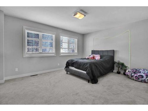 1907 Westmount Road Nw, Calgary, AB - Indoor Photo Showing Bedroom