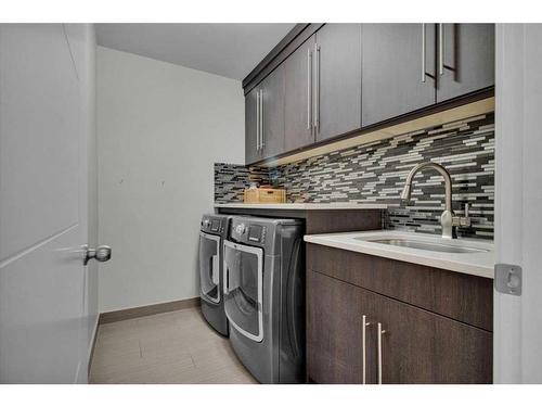 1907 Westmount Road Nw, Calgary, AB - Indoor Photo Showing Laundry Room