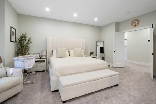 116 Centre Avenue Ne, Airdrie, AB - Indoor