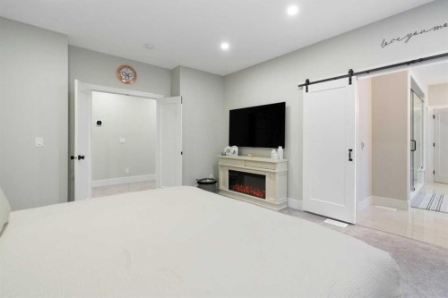 116 Centre Avenue Ne, Airdrie, AB - Indoor