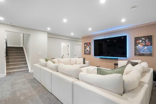 116 Centre Avenue Ne, Airdrie, AB - Indoor