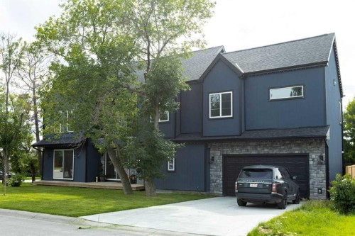 116 Centre Avenue Ne, Airdrie, AB - Outdoor