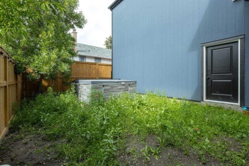 116 Centre Avenue Ne, Airdrie, AB - Outdoor