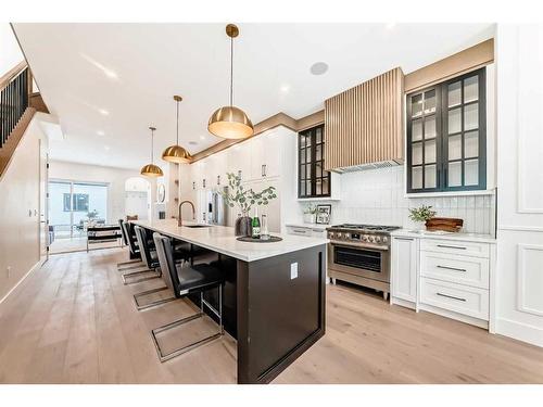 222 28 Avenue Nw, Calgary, AB - Indoor Photo Showing Kitchen With Upgraded Kitchen