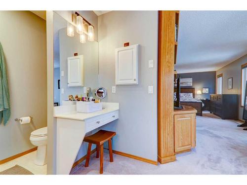 63 Woodpark Close Sw, Calgary, AB - Indoor Photo Showing Bathroom