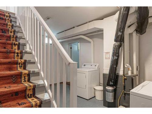 2620 18 Street Sw, Calgary, AB - Indoor Photo Showing Laundry Room